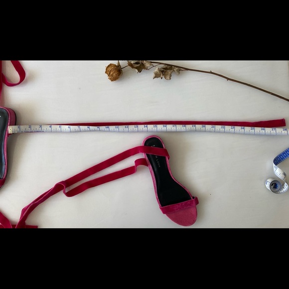 New Look women’s Pink Velvet Lace Up Flat Sandals NWT on the sole of the shoe - Picture 6 of 10